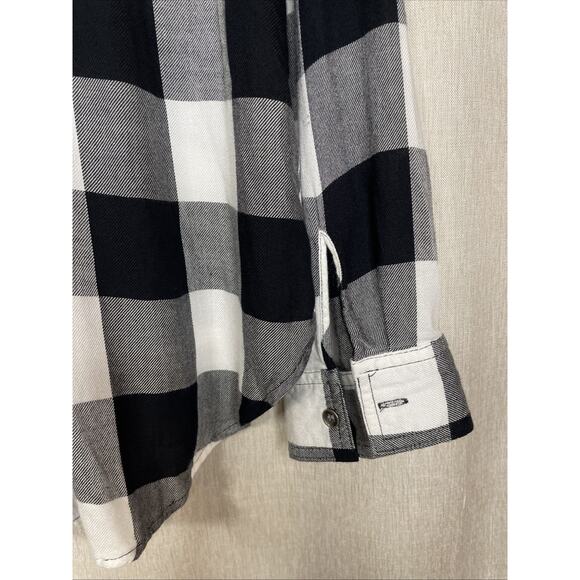 ☆ Rock & Republic Women's Long Sleeve Plaid Button Up Flannel Size Large - B&W - Picture 3 of 6